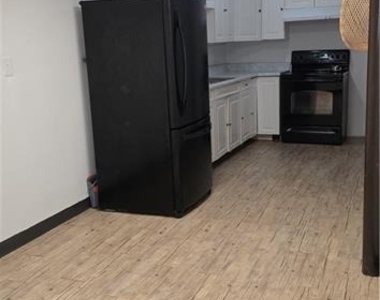 1269 Renee Drive - Photo Thumbnail 6