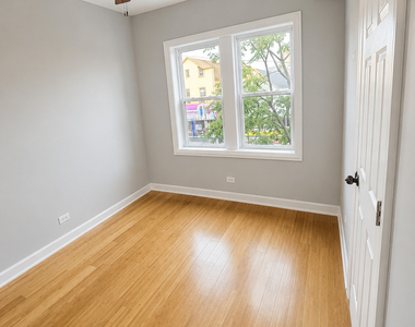 1922 W 47th Street - Photo Thumbnail 3