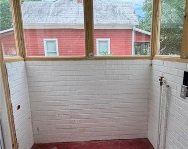 403 E Elm Street - Photo Thumbnail 17