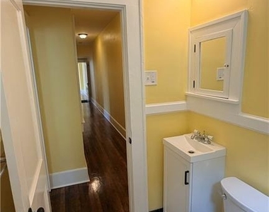 403 E Elm Street - Photo Thumbnail 16