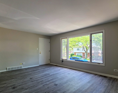 16724 Hillside Place - Photo Thumbnail 2