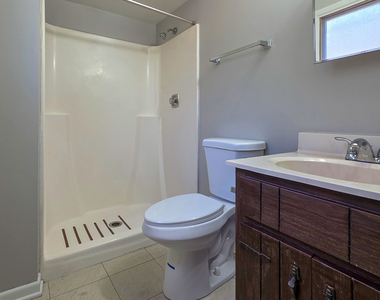 16724 Hillside Place - Photo Thumbnail 10
