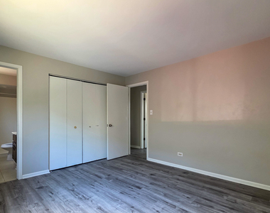 16724 Hillside Place - Photo Thumbnail 9