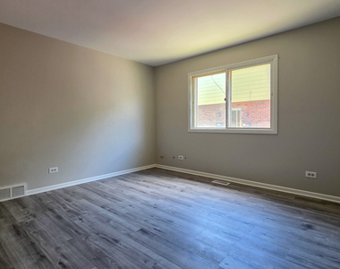 16724 Hillside Place - Photo Thumbnail 8