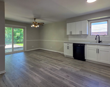 16724 Hillside Place - Photo Thumbnail 3