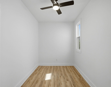 3642 W Belmont Avenue - Photo Thumbnail 14