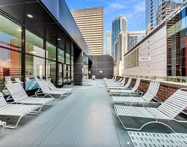 211 E Ohio Street - Photo Thumbnail 18
