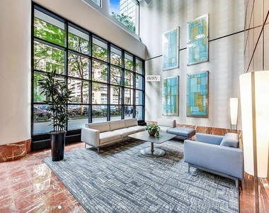 211 E Ohio Street - Photo Thumbnail 20