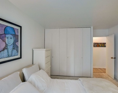 211 E Ohio Street - Photo Thumbnail 6