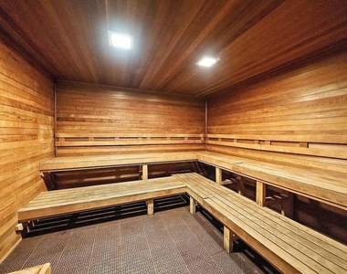 211 E Ohio Street - Photo Thumbnail 17