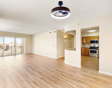 750 Pearson Street - Photo Thumbnail 2