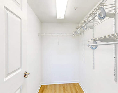 750 Pearson Street - Photo Thumbnail 7