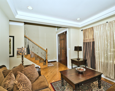 5044 Coyle Avenue - Photo Thumbnail 7