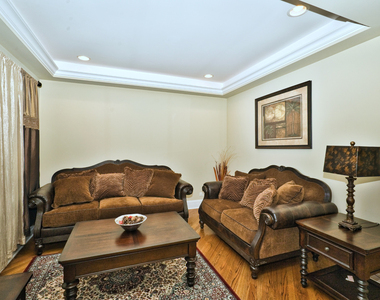 5044 Coyle Avenue - Photo Thumbnail 9