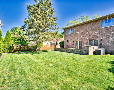 5044 Coyle Avenue - Photo Thumbnail 2