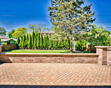5044 Coyle Avenue - Photo Thumbnail 5