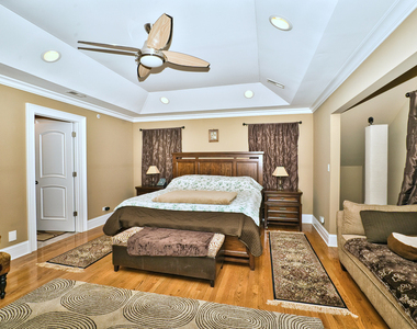 5044 Coyle Avenue - Photo Thumbnail 32