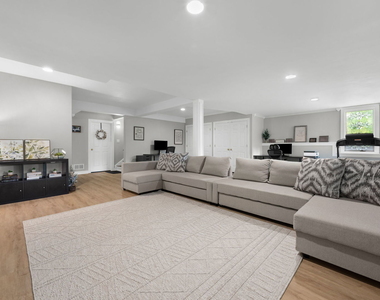 1537 W Rue James Place - Photo Thumbnail 11