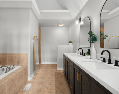 1537 W Rue James Place - Photo Thumbnail 7