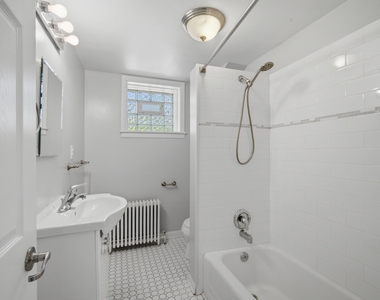 7314 N Crawford Avenue - Photo Thumbnail 6