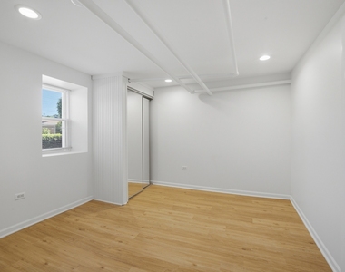 7314 N Crawford Avenue - Photo Thumbnail 13