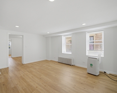 7314 N Crawford Avenue - Photo Thumbnail 5