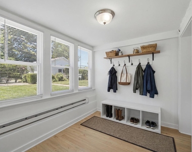 7314 N Crawford Avenue - Photo Thumbnail 2