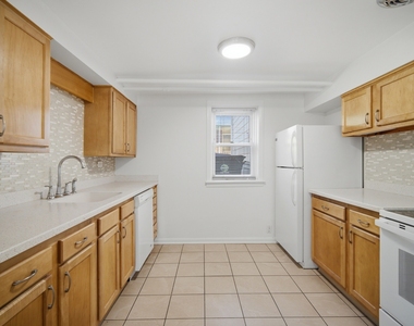 7314 N Crawford Avenue - Photo Thumbnail 8