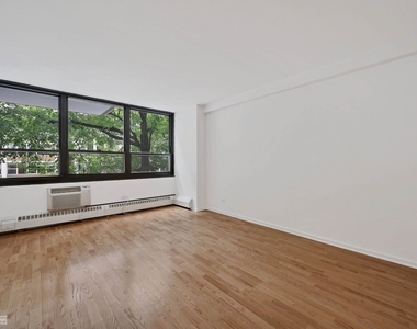 33 E Cedar Street - Photo Thumbnail 10