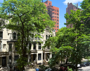 33 E Cedar Street - Photo Thumbnail 16