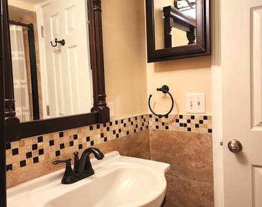 209 N Stevenson Lane - Photo Thumbnail 17
