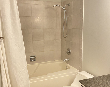 512 N Mcclurg Court - Photo Thumbnail 6