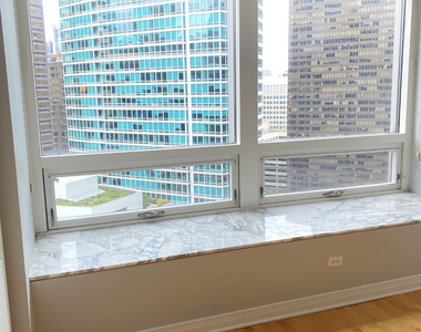 512 N Mcclurg Court - Photo Thumbnail 2