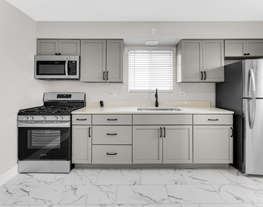 816 Mackinaw Avenue - Photo Thumbnail 7