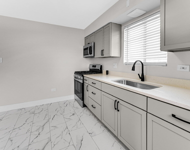 816 Mackinaw Avenue - Photo Thumbnail 6