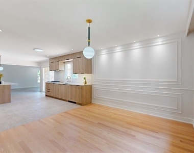 8473 Canterberry Drive - Photo Thumbnail 21