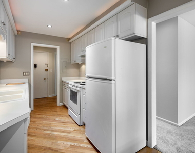 510 W Eastman Street - Photo Thumbnail 6