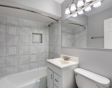 510 W Eastman Street - Photo Thumbnail 12