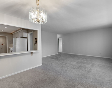 510 W Eastman Street - Photo Thumbnail 10