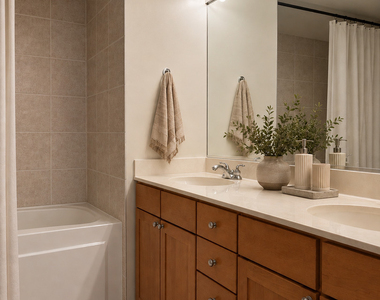 758 N Larrabee Street - Photo Thumbnail 4