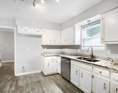 3734 Blue Lake Drive - Photo Thumbnail 14