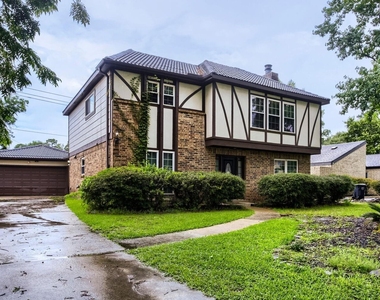 3734 Blue Lake Drive - Photo Thumbnail 2