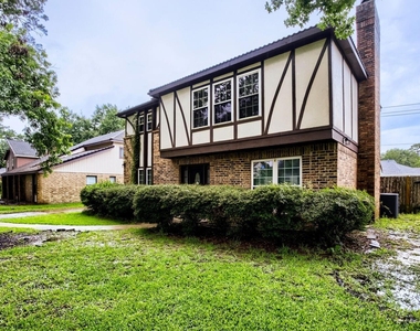 3734 Blue Lake Drive - Photo Thumbnail 4