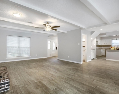3734 Blue Lake Drive - Photo Thumbnail 7