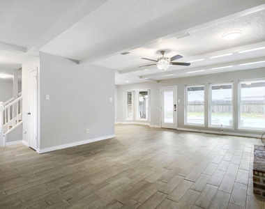 3734 Blue Lake Drive - Photo Thumbnail 6