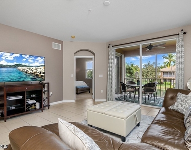 9621 Spanish Moss Way - Photo Thumbnail 10