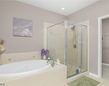 9621 Spanish Moss Way - Photo Thumbnail 16