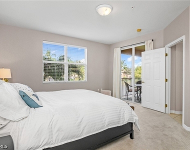 9621 Spanish Moss Way - Photo Thumbnail 14