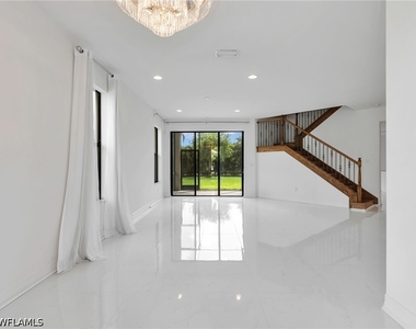 10008 Chesapeake Bay Drive - Photo Thumbnail 4