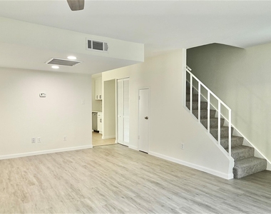 7918 Prestwood Dr - Photo Thumbnail 7